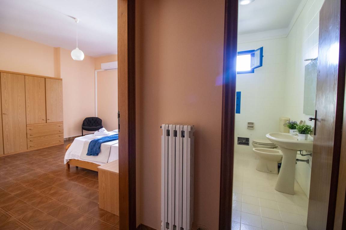 80 m² Unterkunft ∙ 2 Schlafzimmer ∙ 6 Gäste – Bild 9