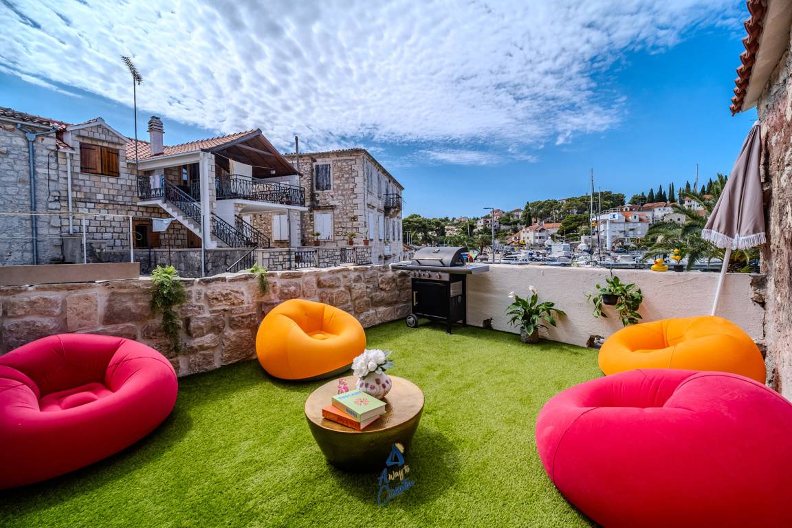 100 M² Villa ∙ 3 Bedrooms ∙ 7 Guests - Milna