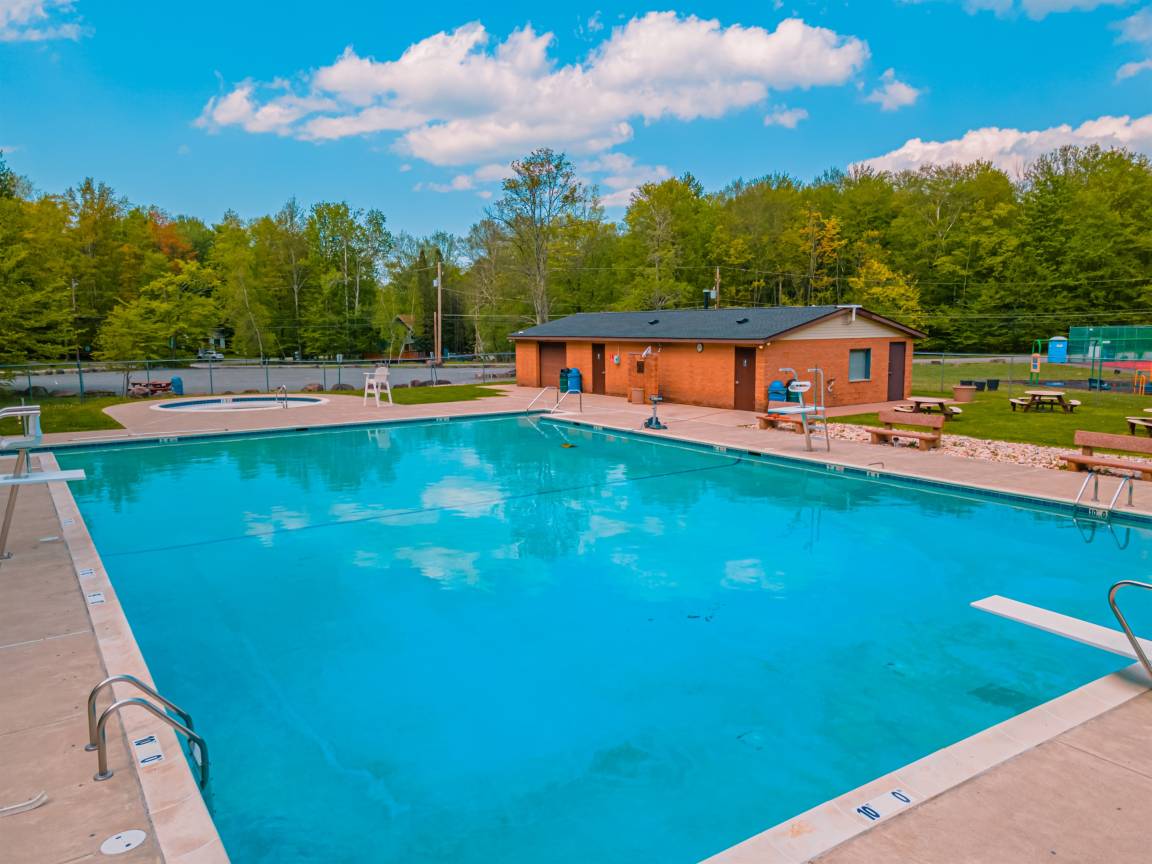 119 M² House ∙ 3 Bedrooms ∙ 8 Guests - Arrowhead Lake, PA