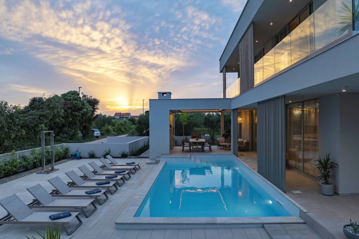 280 M² Villa ∙ 4 Schlafzimmer ∙ 8 Gäste - Zadar