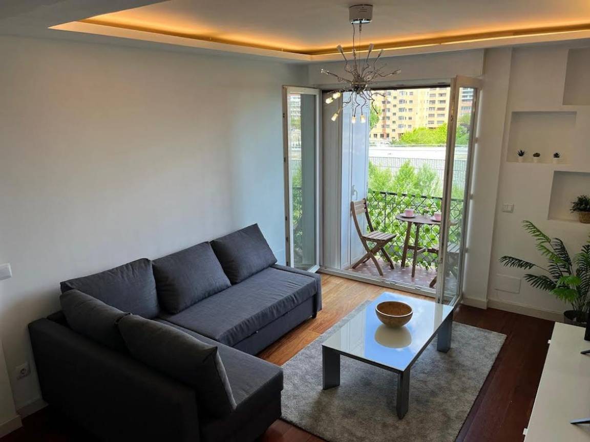 85 M² Apartamento ∙ 2 Habitaciones ∙ 2 Huéspedes - Majadahonda