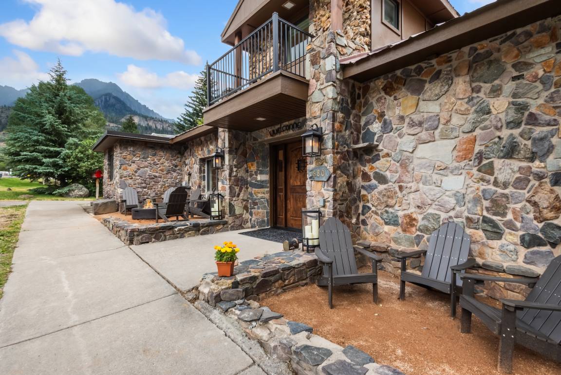740 M² Majoitus ∙ 7 Makuuhuonetta ∙ 16 Vierasta - Ouray, CO