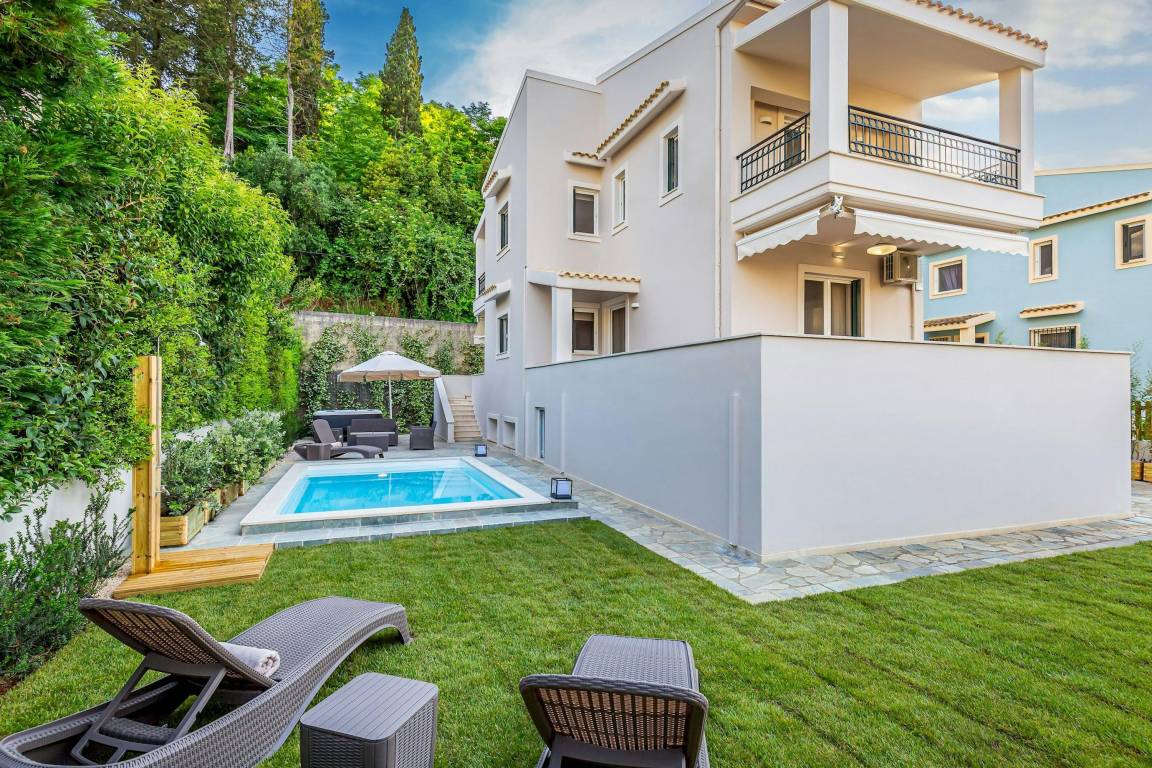 150 M² House ∙ 3 Bedrooms ∙ 7 Guests - Corfu