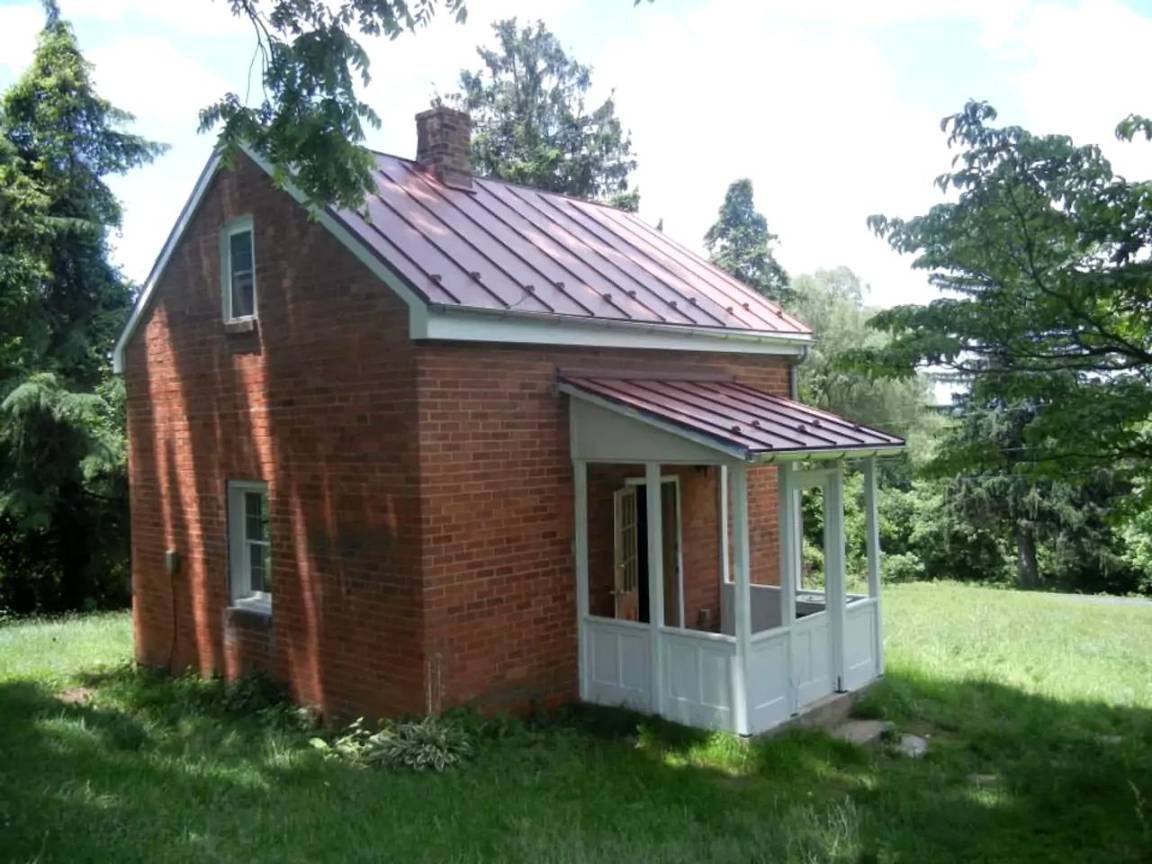 House ∙ 1 Bedroom ∙ 6 Guests - Front Royal, VA