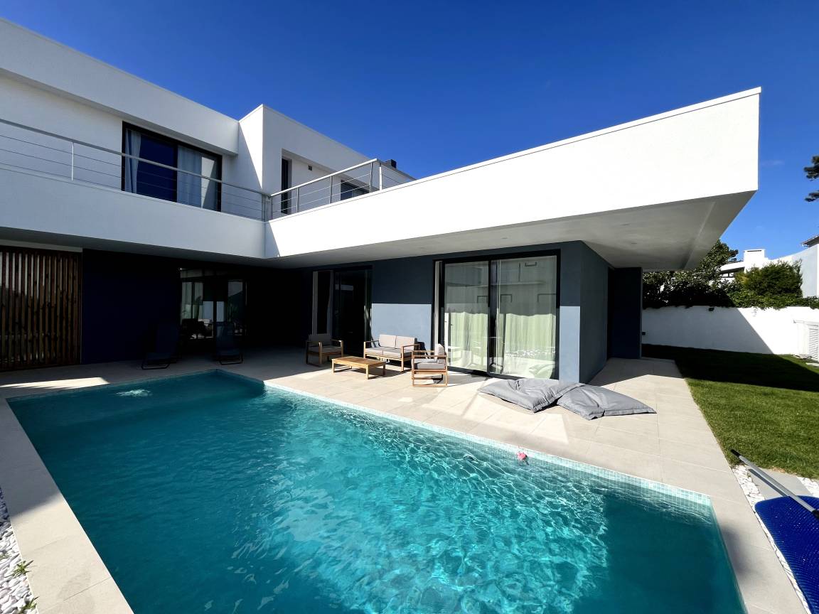 198 M² Huis ∙ 4 Slaapkamers ∙ 8 Gasten - Costa da Caparica