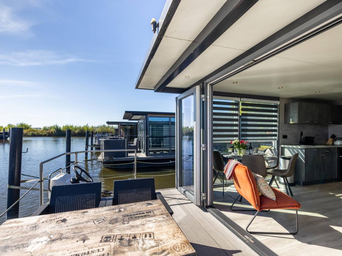 30 m² Hausboot ∙ 2 Schlafzimmer ∙ 4 Gäste – Bild 3