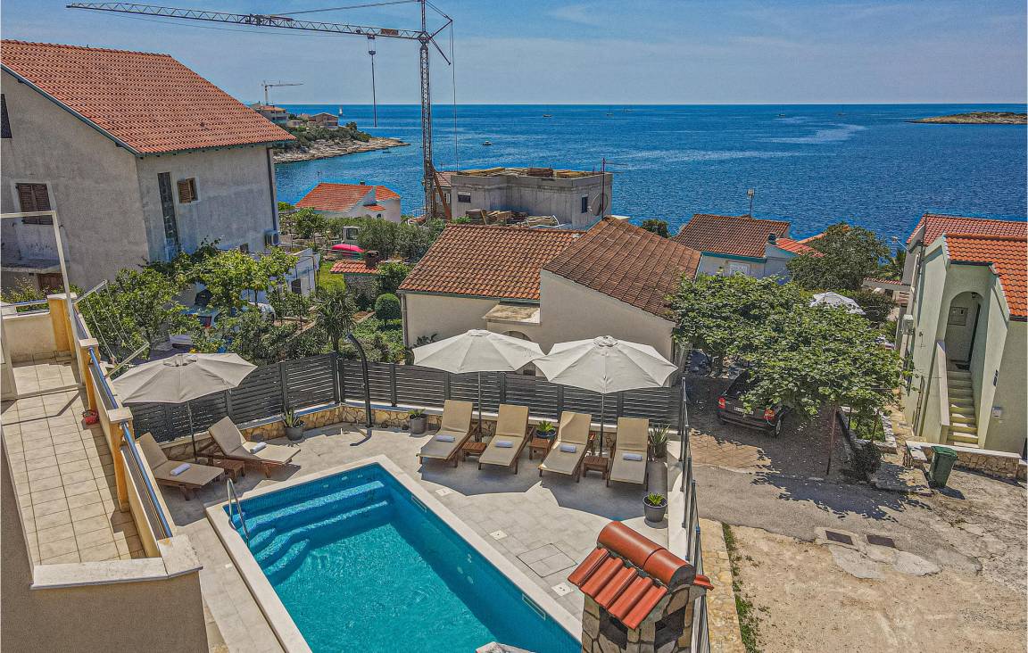 200 M² House ∙ 4 Bedrooms ∙ 9 Guests - Sevid