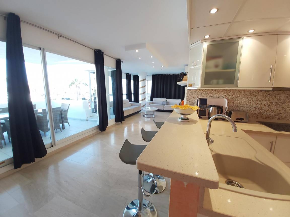 98 M² Appartement ∙ 2 Chambres ∙ 4 Personnes - Benalmádena
