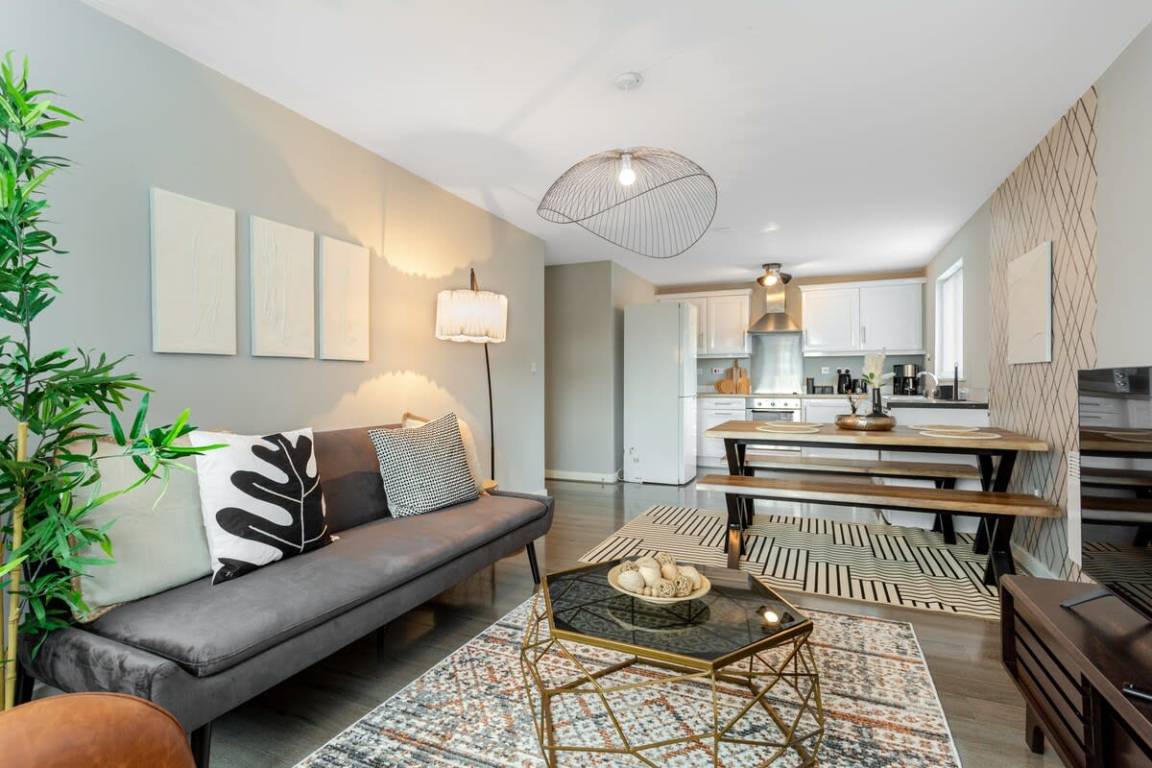 59 M² Apartament ∙ 2 Sypialnie ∙ 5 Gości - Altrincham