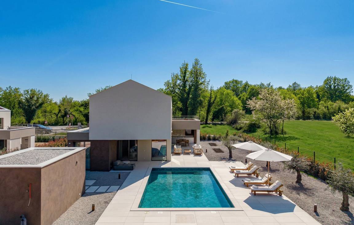 200 M² Ferienhaus ∙ 5 Schlafzimmer ∙ 8 Gäste - Barban