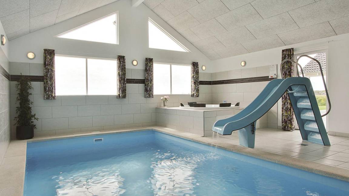 325 M² Ferienhaus ∙ 9 Schlafzimmer ∙ 22 Gäste - Harboøre