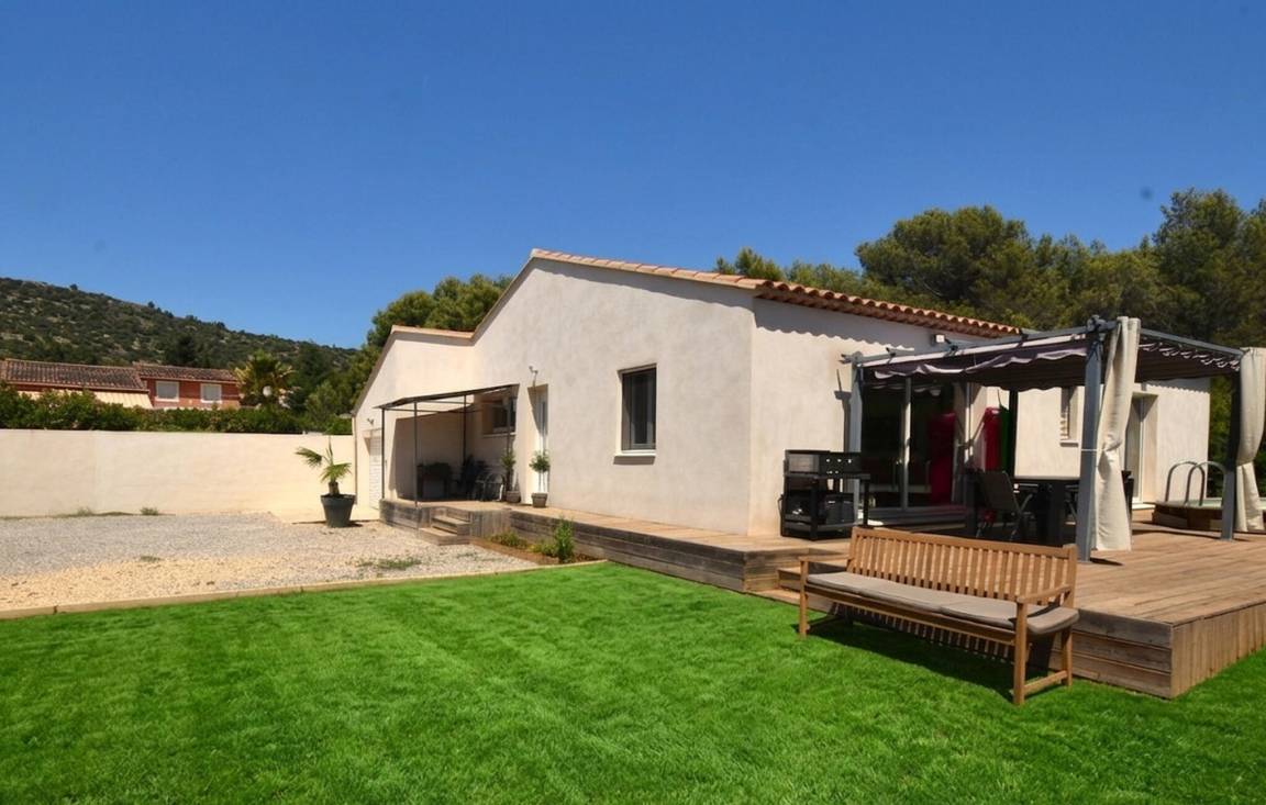 106 M² Maison De Vacances ∙ 4 Chambres ∙ 7 Personnes - Charleval