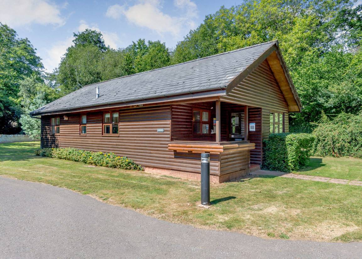 Chalet ∙ 2 Bedrooms ∙ 4 Guests - Gloucestershire