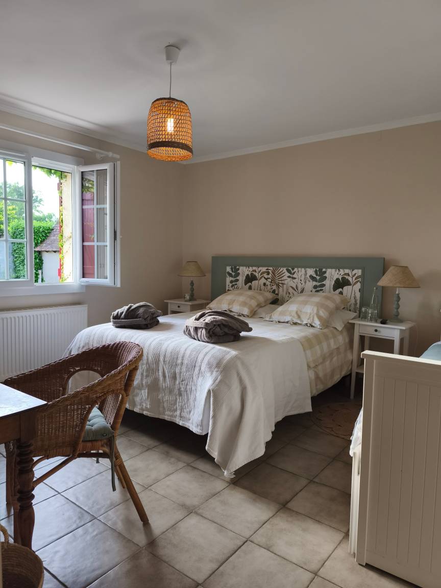 18 M² Chambre D'hôtes ∙ 1 Chambre ∙ 3 Personnes - Dompierre-sur-Besbre