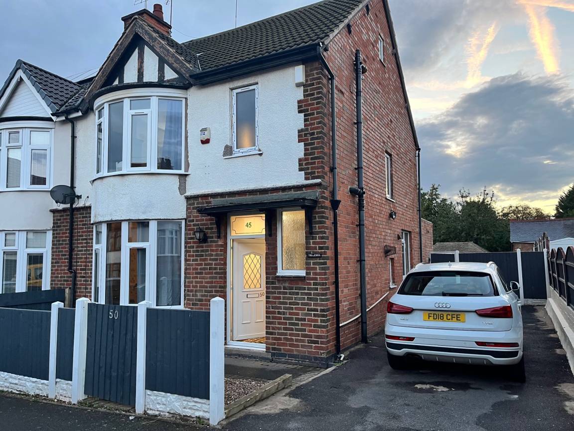 110 M² House ∙ 5 Bedrooms ∙ 9 Guests - Derby