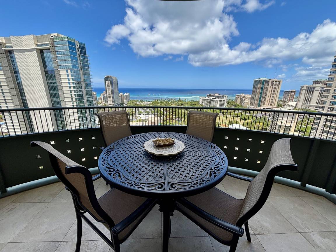 95 M² Ferienwohnung ∙ 2 Schlafzimmer ∙ 4 Gäste - Honolulu, HI