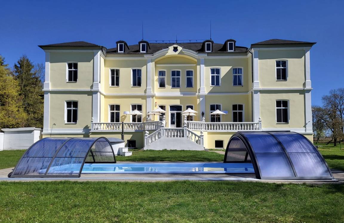 1000 M² Schloss ∙ 17 Schlafzimmer ∙ 38 Gäste - Anklam