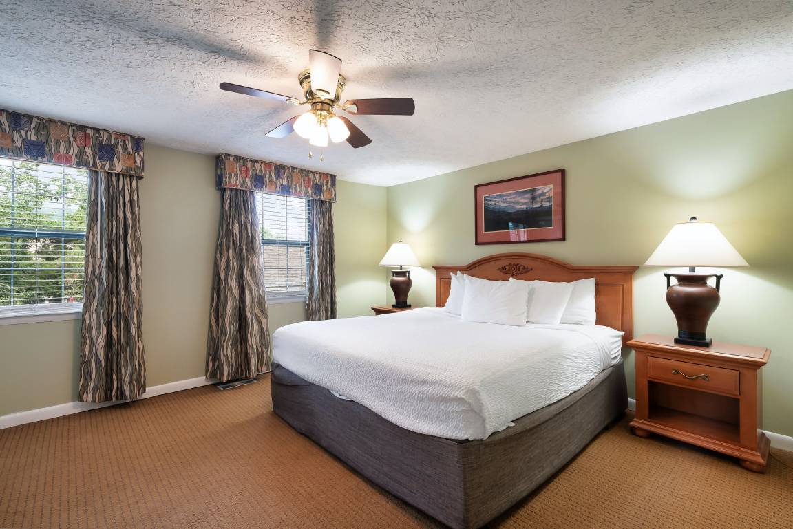 300 M² Condo ∙ 2 Bedrooms ∙ 6 Guests - Gatlinburg, TN
