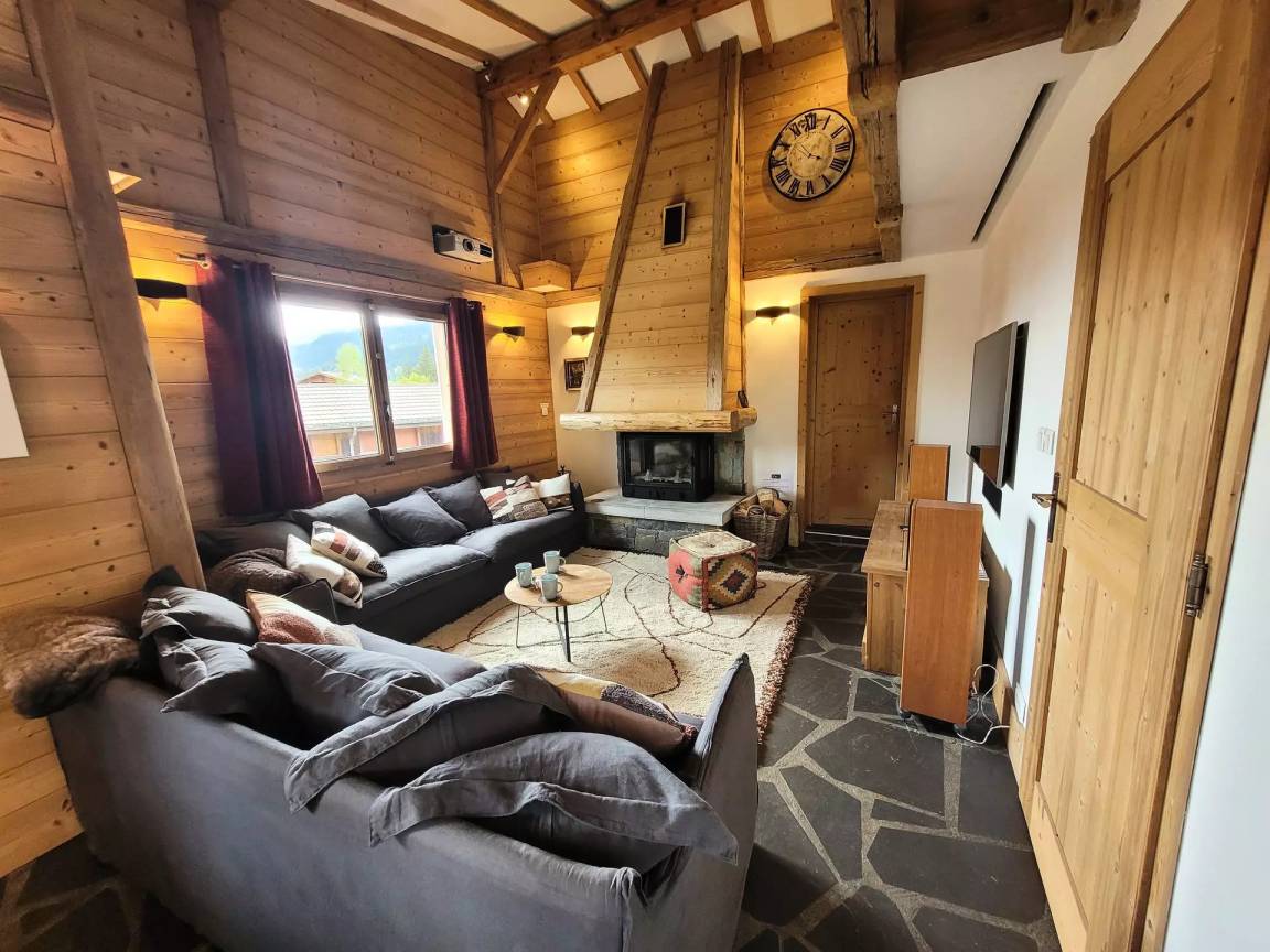 139 M² Chalet ∙ 4 Bedrooms ∙ 8 Guests - Les Gets