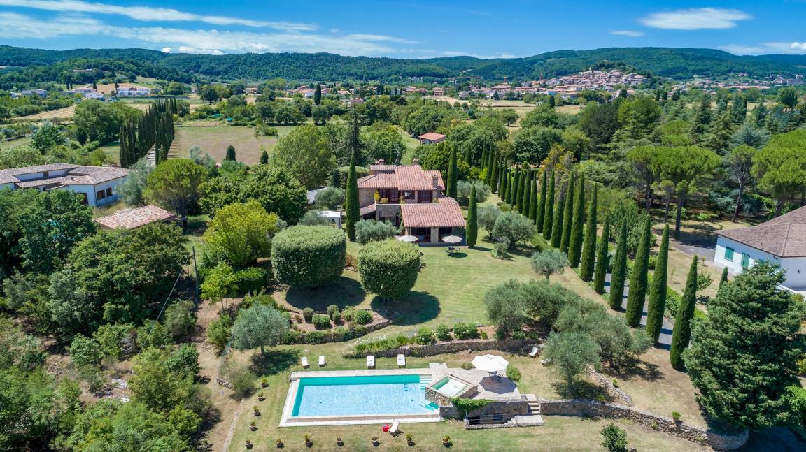 300 M² Villa ∙ 5 Slaapkamers ∙ 11 Gasten - Chiusi