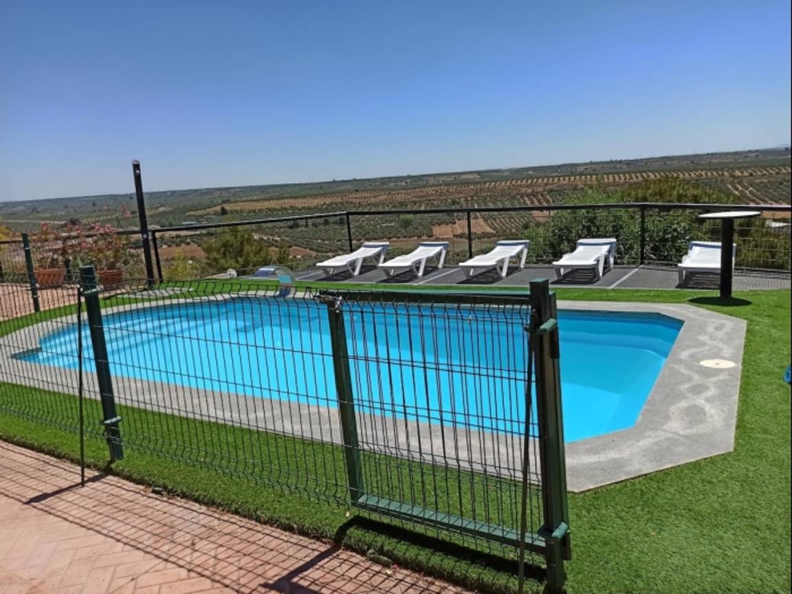 150 M² Villa ∙ 4 Habitaciones ∙ 8 Huéspedes - Jaén, España