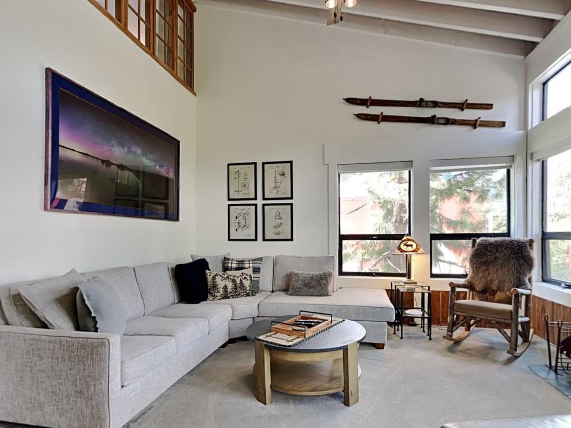 Condo ∙ 4 Bedrooms ∙ 10 Guests - Mammoth Mountain, CA