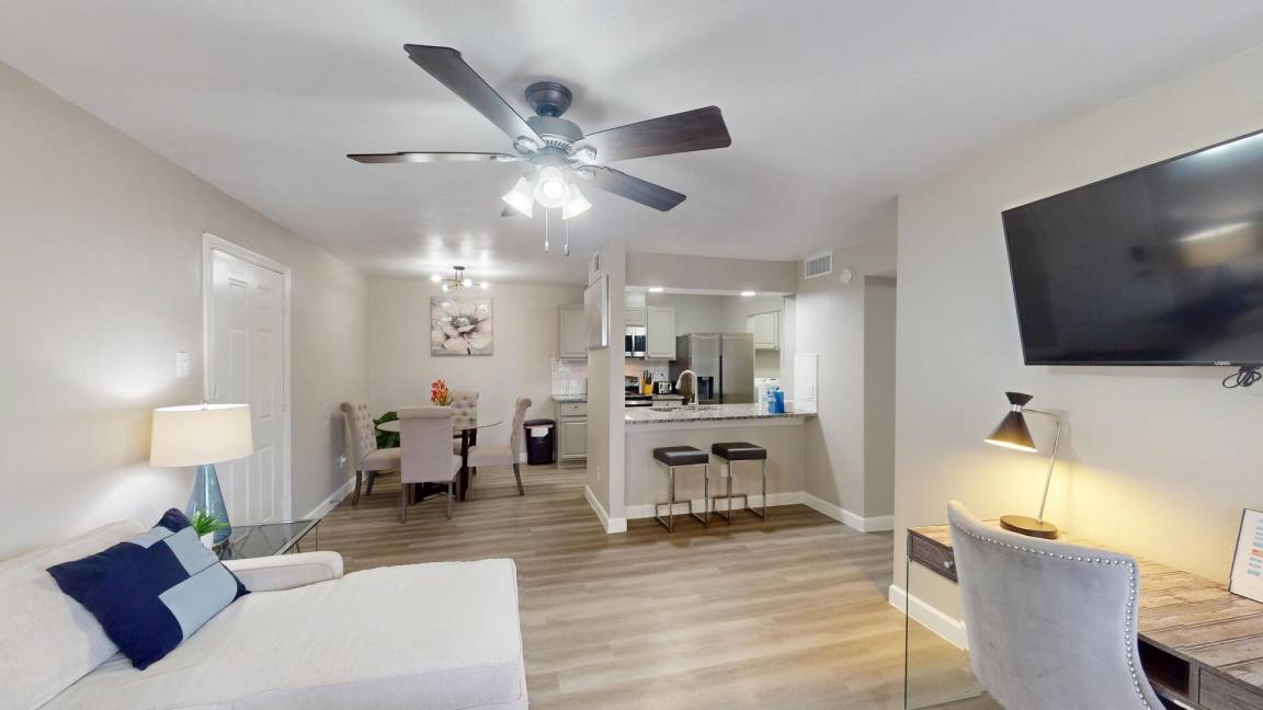82 M² Apartment ∙ 2 Bedrooms ∙ 4 Guests - Irving, TX
