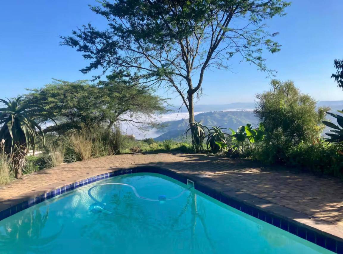 300 M² House ∙ 4 Bedrooms ∙ 8 Guests - Cato Ridge