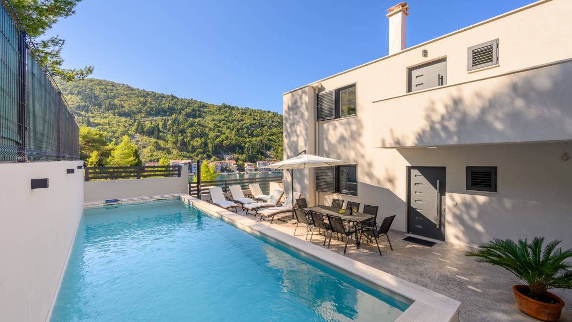 180 M² Villa ∙ 4 Slaapkamers ∙ 8 Gasten - Neum