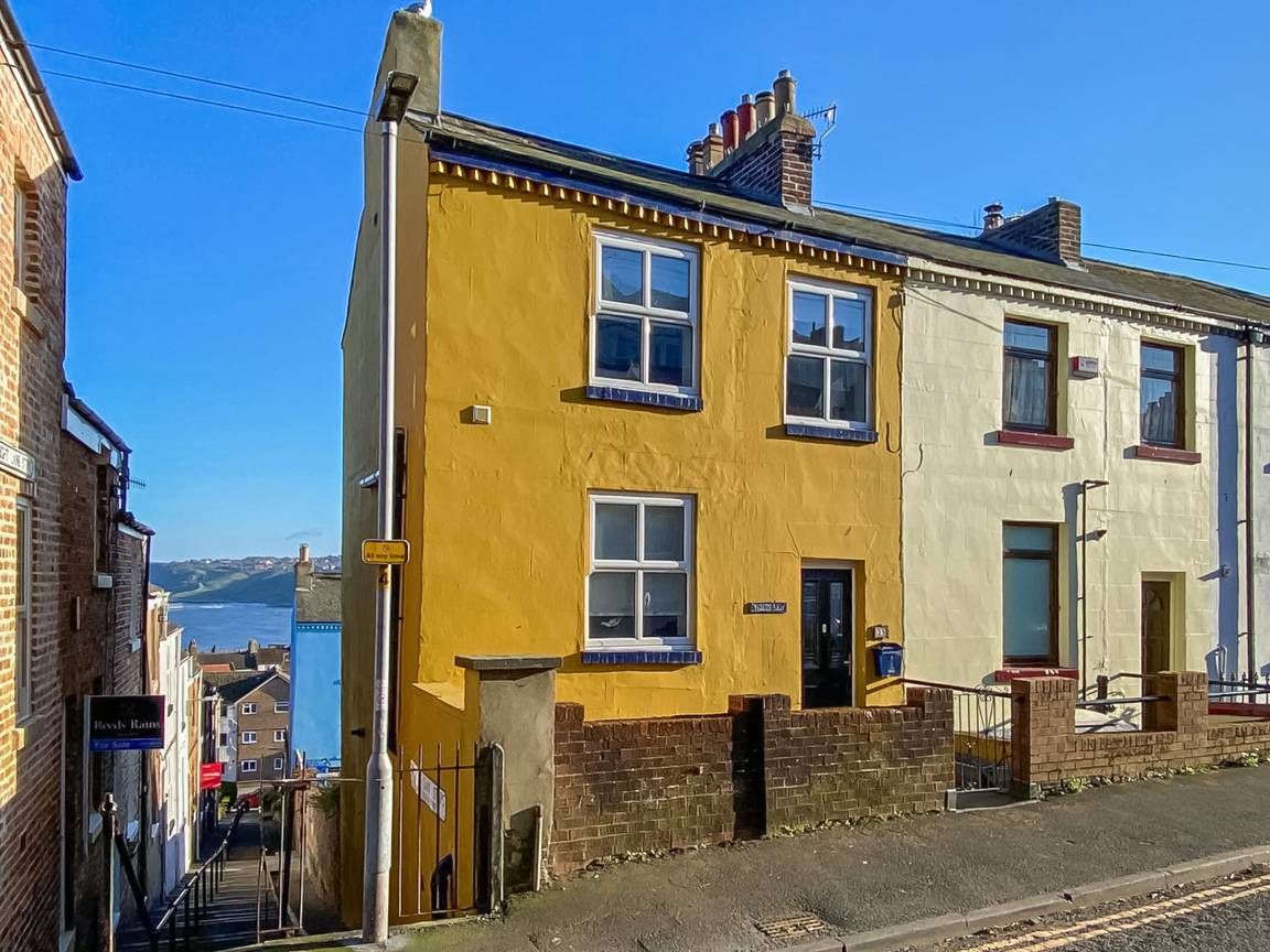 Cottage ∙ 4 Bedrooms ∙ 8 Guests - Scarborough