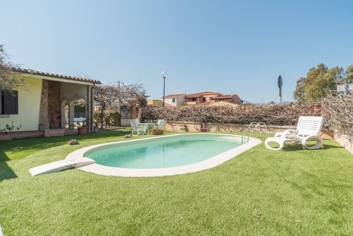 110 M² Ferienhaus ∙ 4 Schlafzimmer ∙ 10 Gäste - Budoni