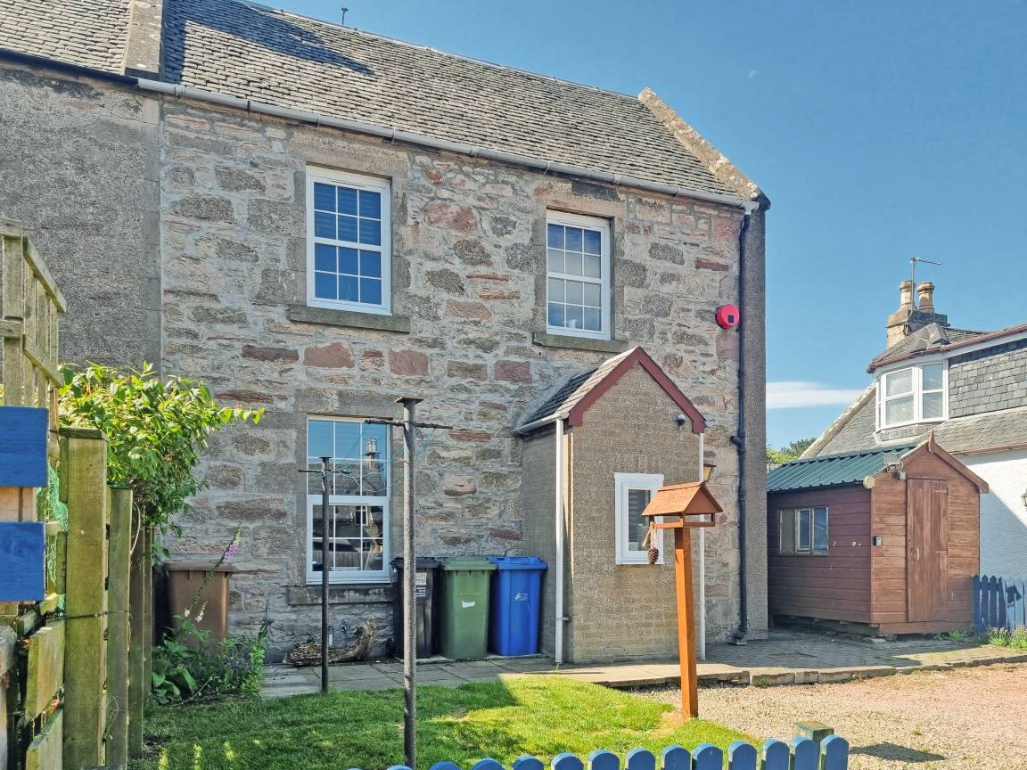 Cottage ∙ 2 Bedrooms ∙ 4 Guests - Nairn