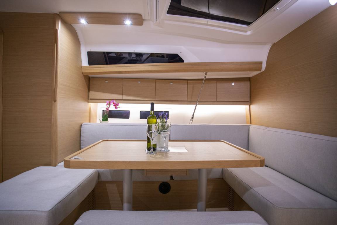 13 M² Hausboot ∙ 2 Schlafzimmer ∙ 4 Gäste - Pula