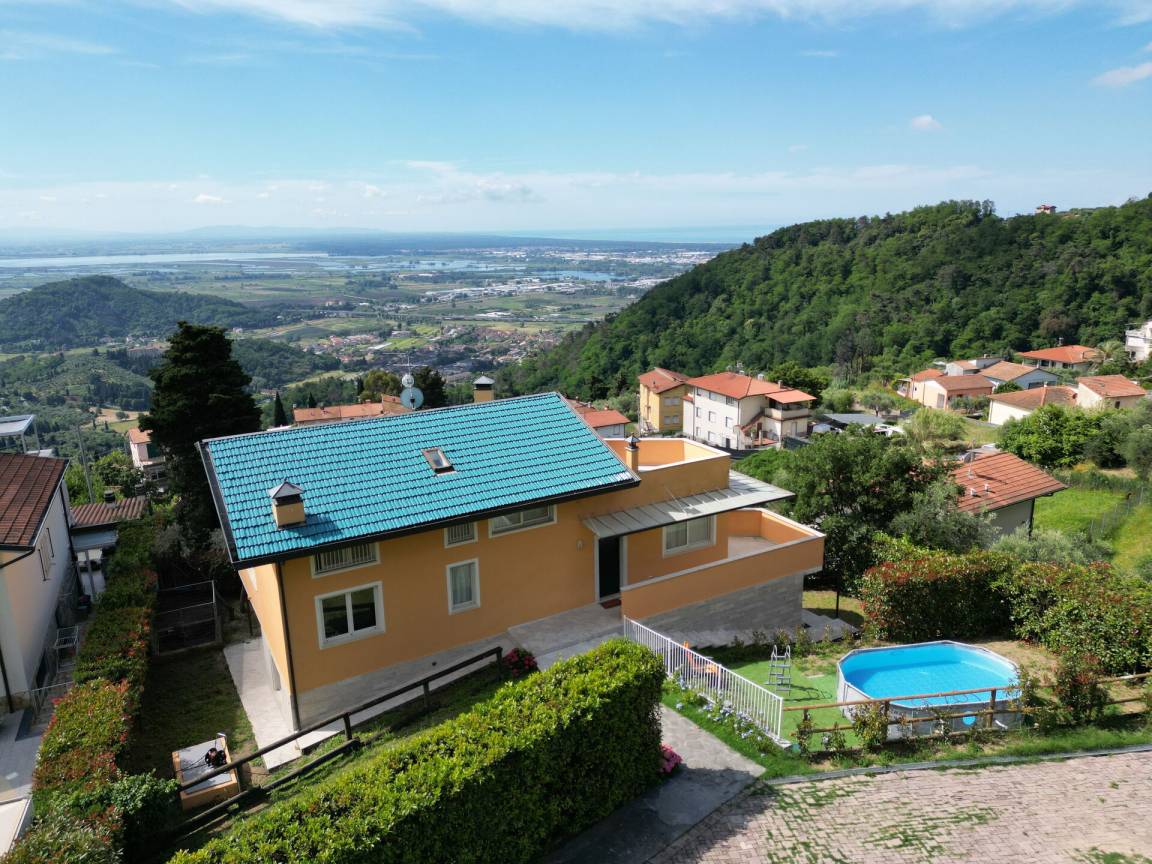 210 M² Villa ∙ 5 Bedrooms ∙ 10 Guests - Pietrasanta