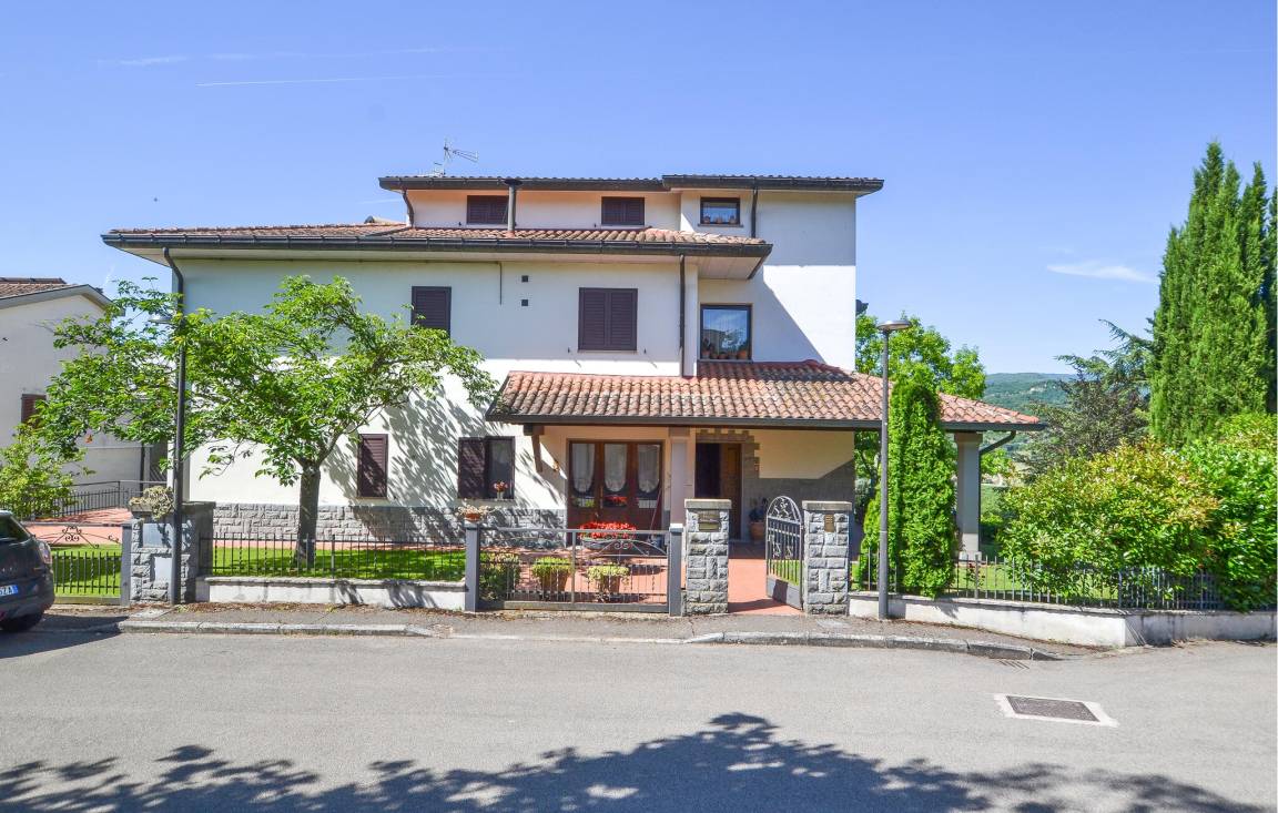120 M² Apartment ∙ 3 Bedrooms ∙ 6 Guests - Siena