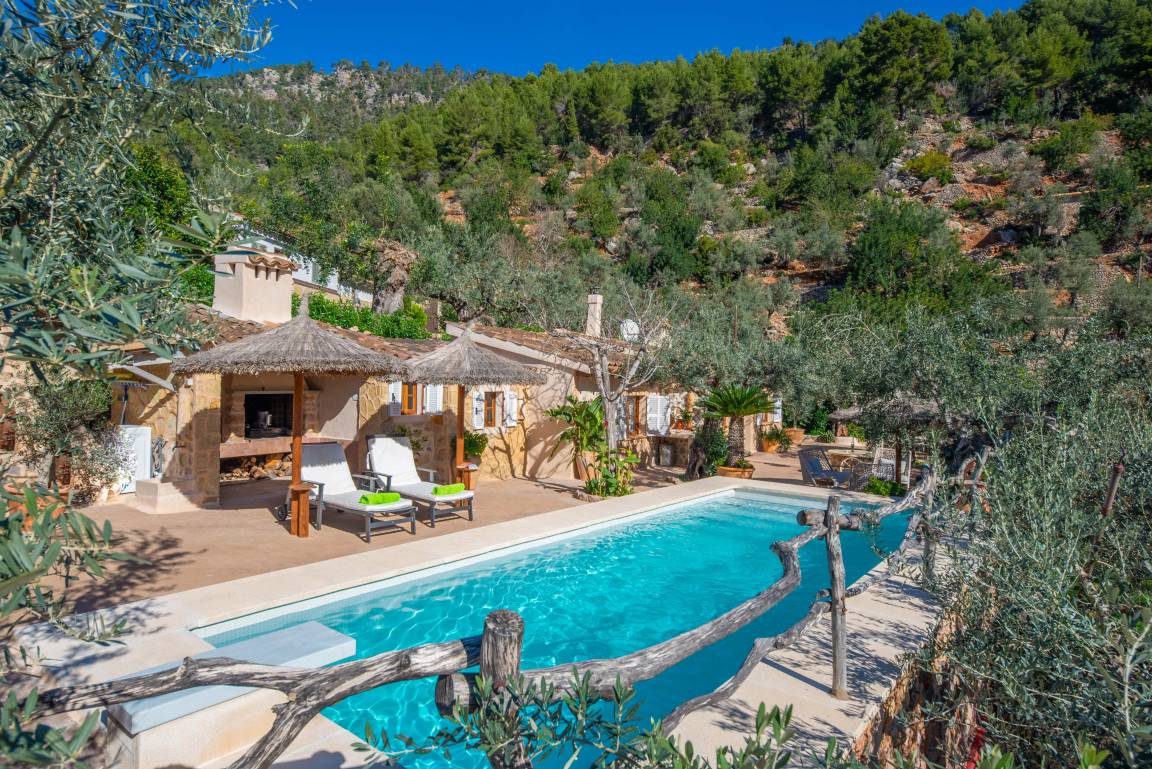 115 M² Villa ∙ 1 Bedroom ∙ 2 Guests - Fornalutx