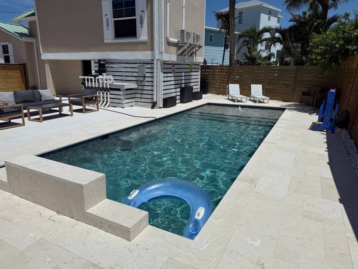 House ∙ 2 Bedrooms ∙ 6 Guests - Fort Myers Beach, FL