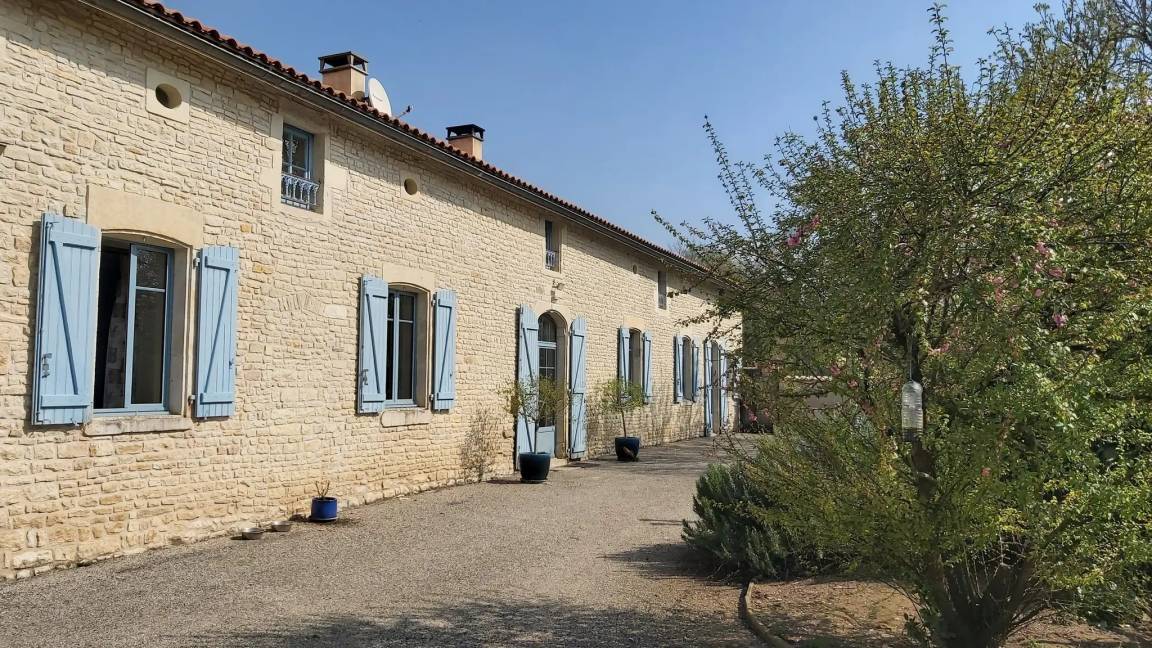 22 M² House ∙ 1 Bedroom ∙ 2 Guests - Charente