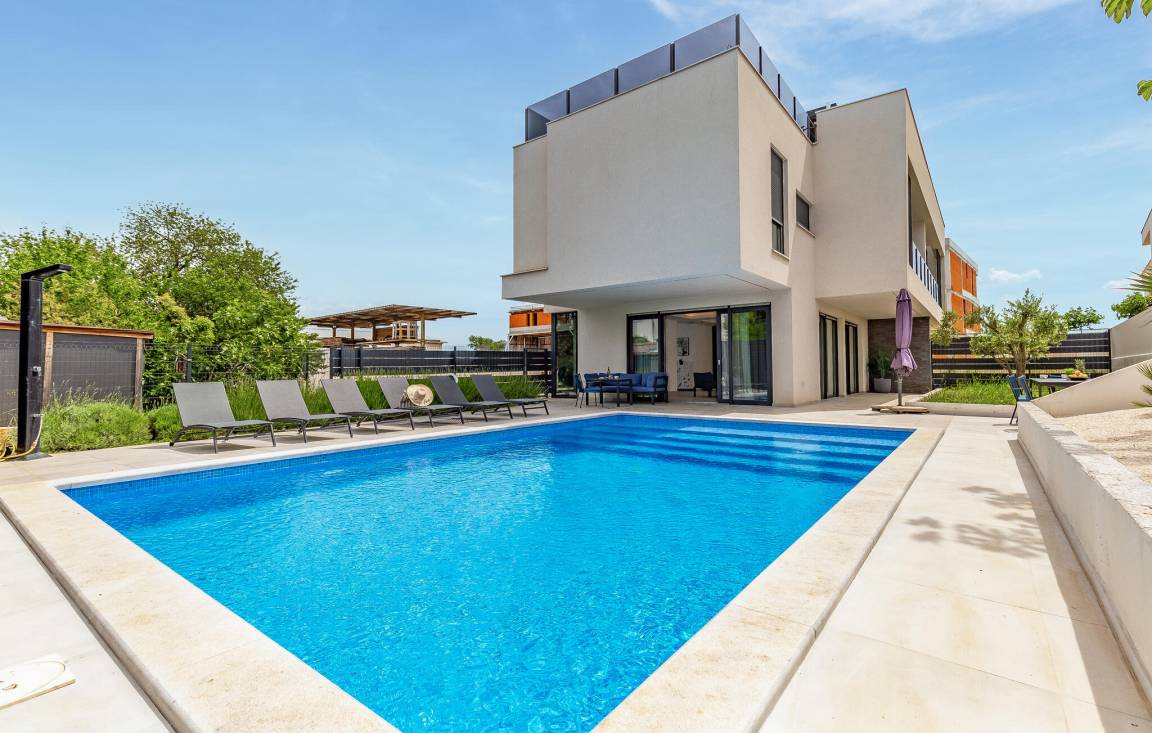 156 M² Ferienhaus ∙ 3 Schlafzimmer ∙ 6 Gäste - Pula