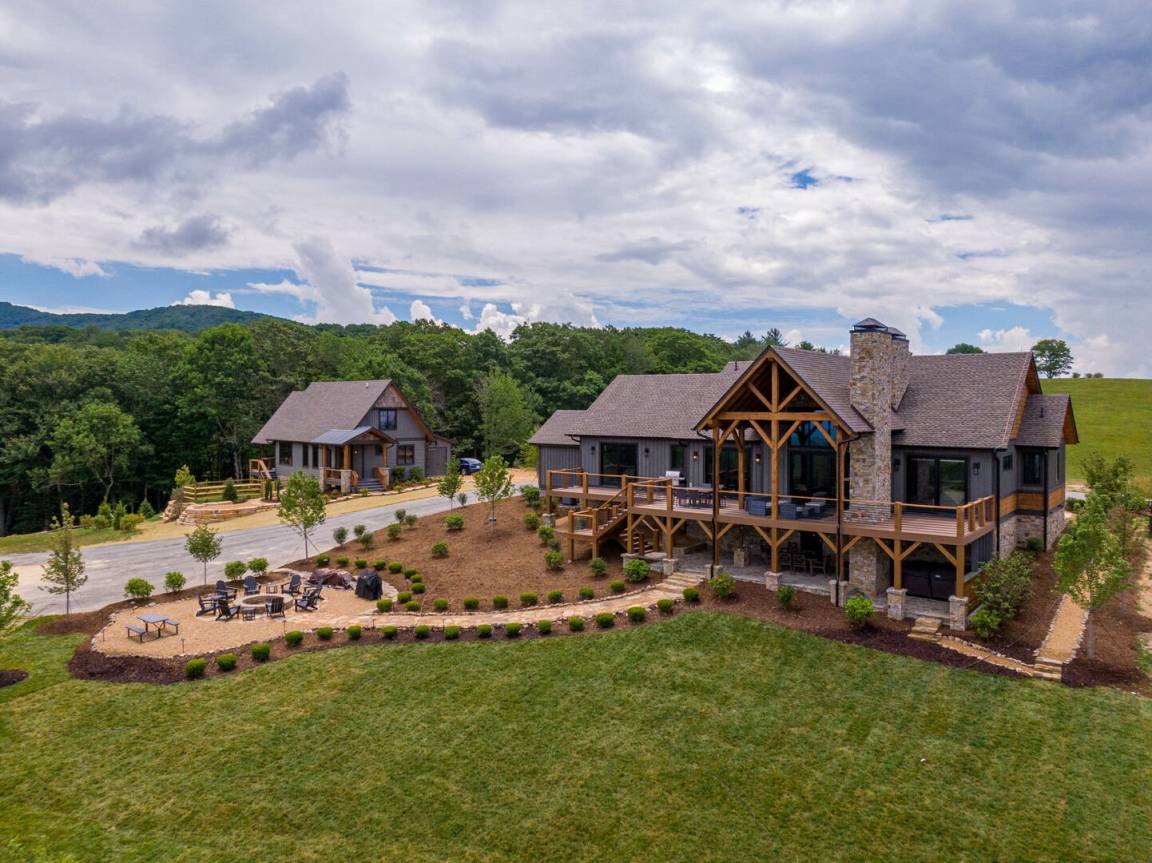 325 M² Cabin ∙ 4 Bedrooms ∙ 13 Guests - Roan Mountain, TN