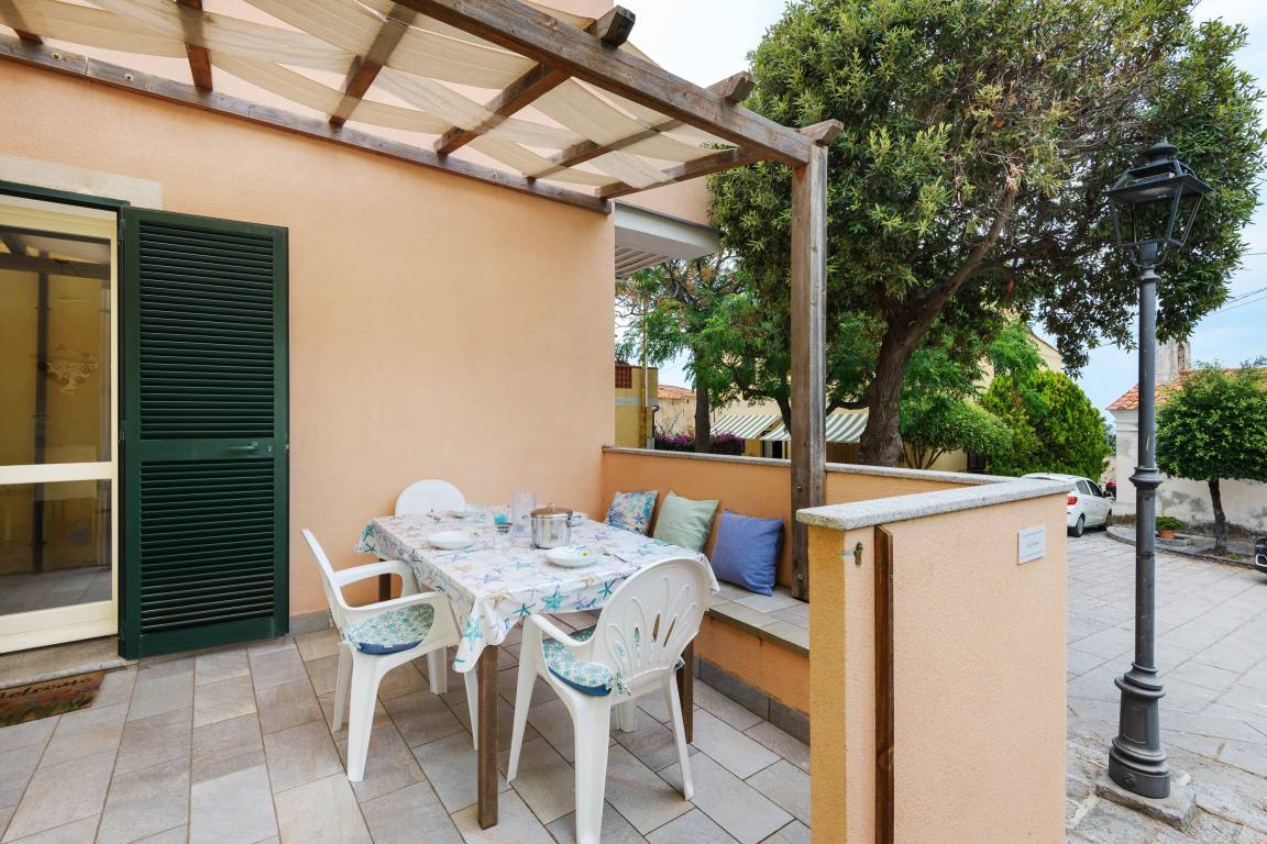70 M² House ∙ 2 Bedrooms ∙ 5 Guests - Elba