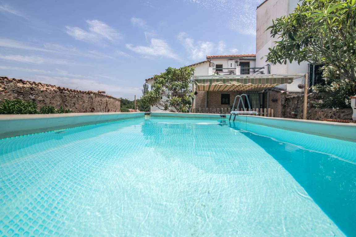 80 M² Casa ∙ 3 Habitaciones ∙ 6 Huéspedes - Cortegana