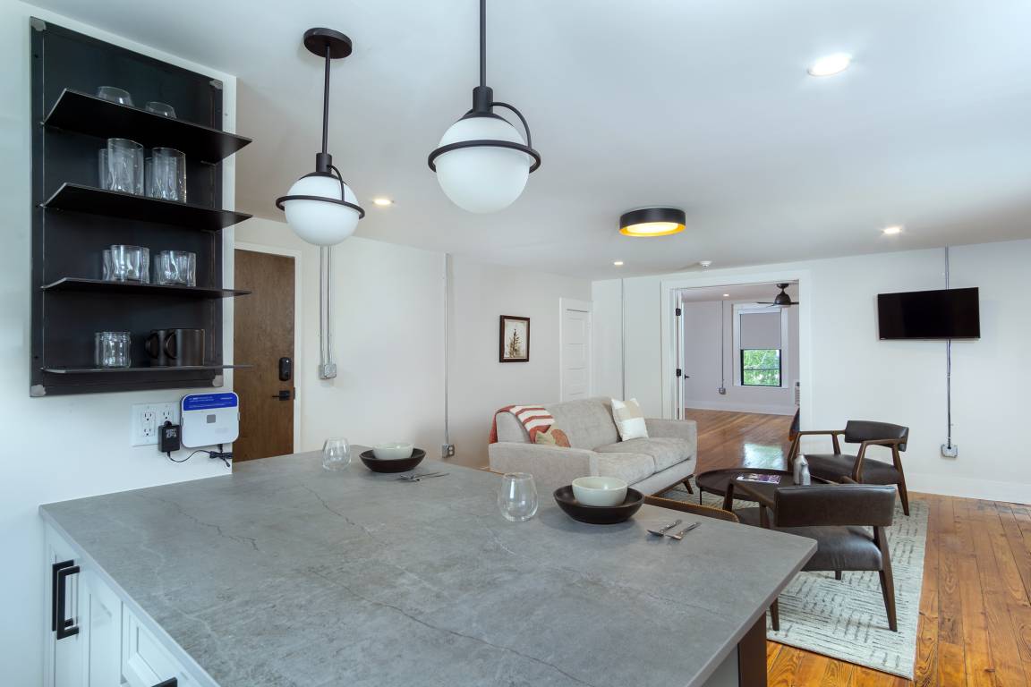 Apartment ∙ 1 Bedroom ∙ 2 Guests - Swannanoa, NC