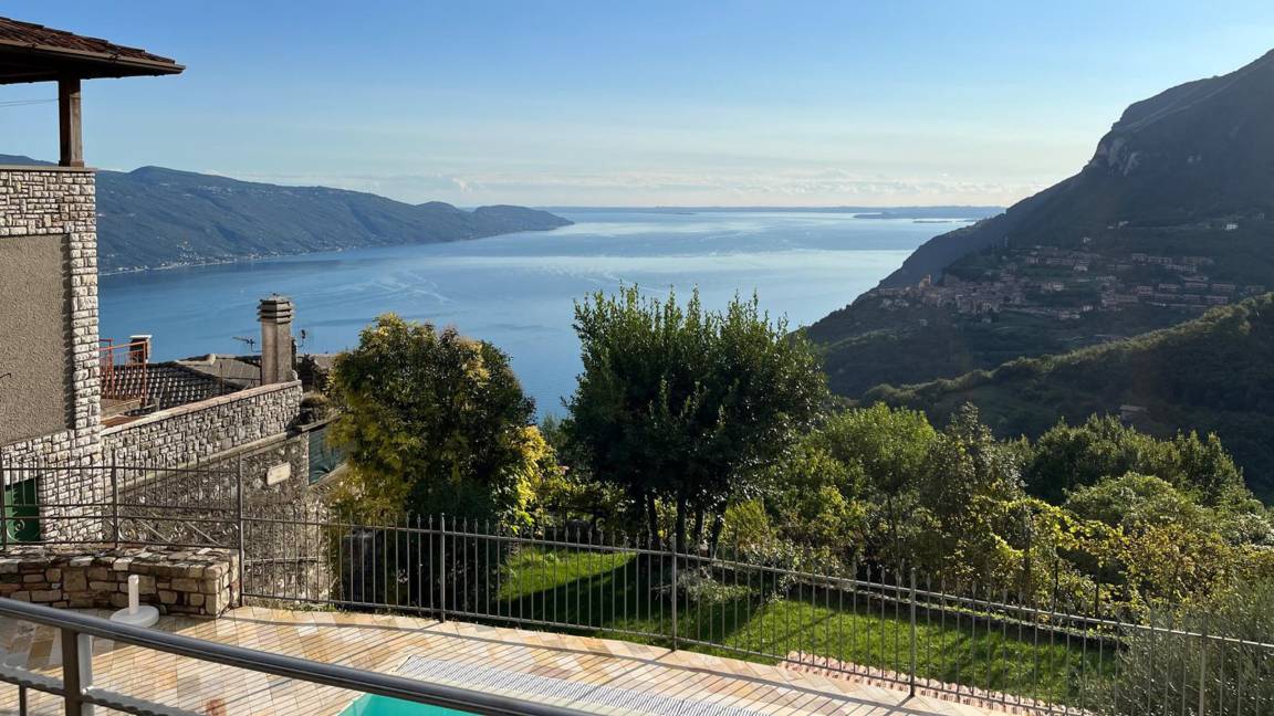 110 M² Apartment ∙ 2 Bedrooms ∙ 4 Guests - Limone Sul Garda