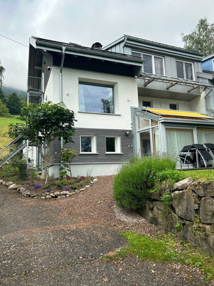 65 M² Ferienwohnung ∙ 3 Schlafzimmer ∙ 6 Gäste - Oberried