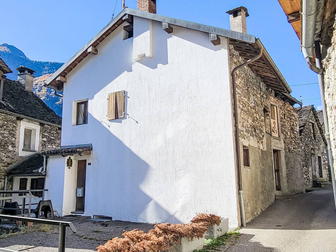 80 M² Ferienhaus ∙ 3 Schlafzimmer ∙ 4 Gäste - Valle Maggia