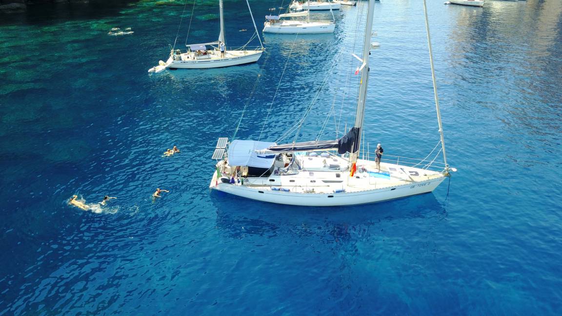 15 M² Casa Flotante ∙ 3 Habitaciones ∙ 6 Huéspedes - Lipari