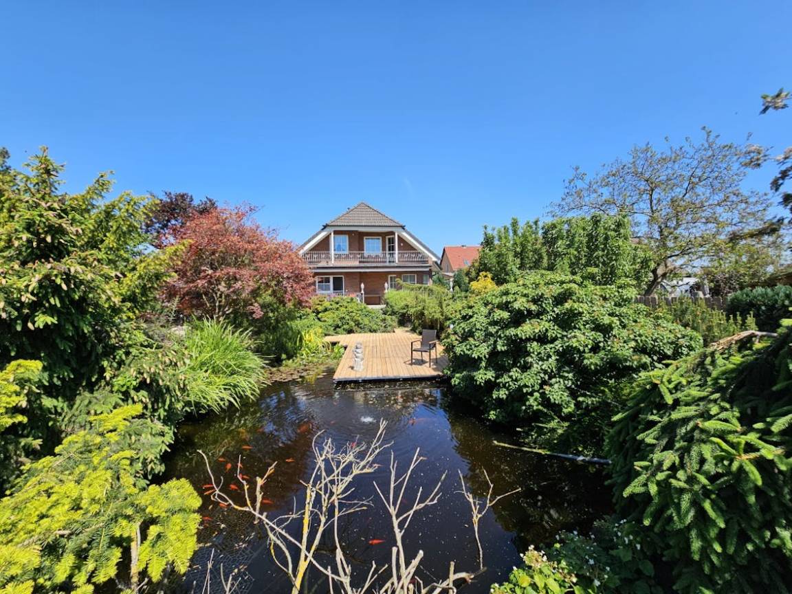 1000 M² House ∙ 7 Bedrooms ∙ 9 Guests - Berlin