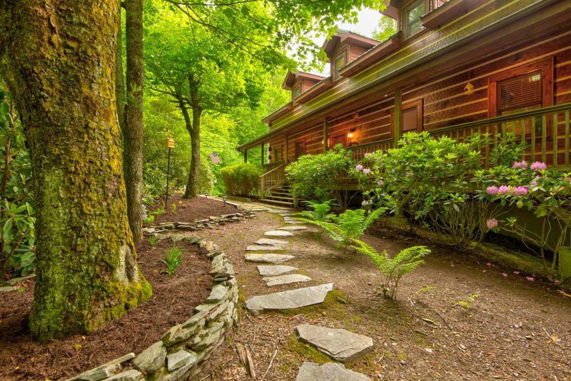 205 M² Cabin ∙ 3 Bedrooms ∙ 8 Guests - Boone, NC
