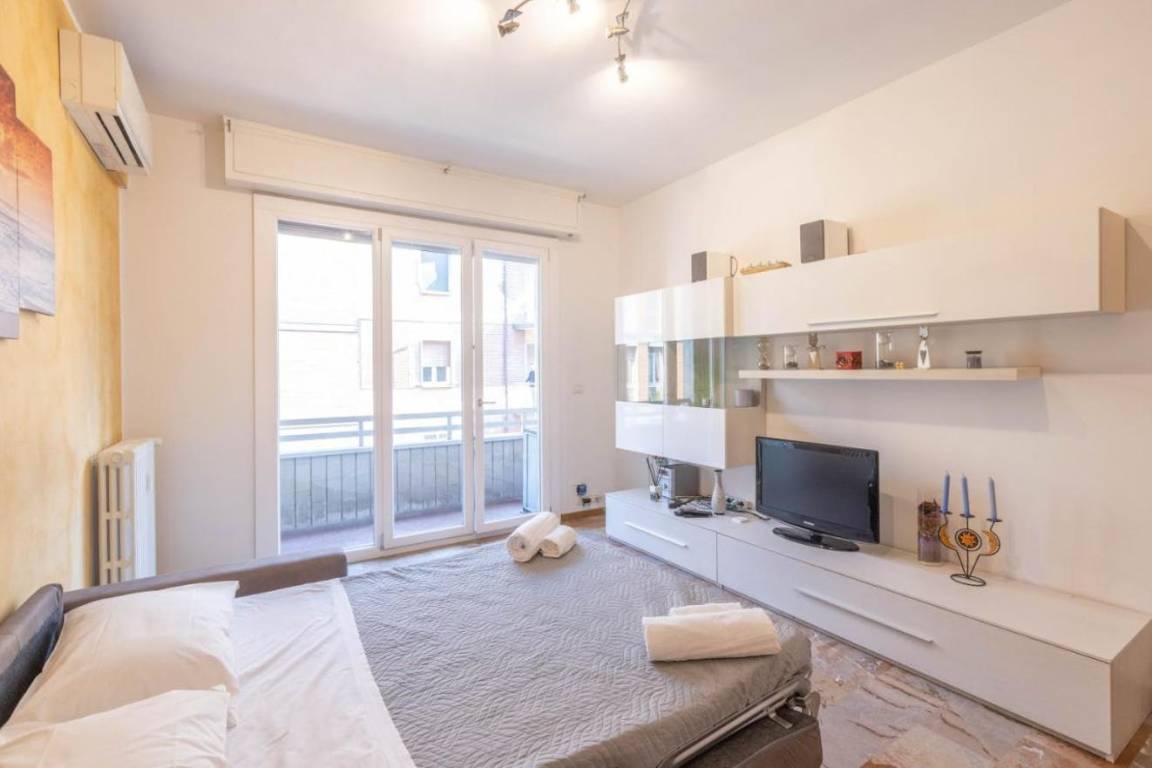 100 M² Appartamento Vacanza ∙ 2 Camere Da Letto ∙ 6 Ospiti - Bologna